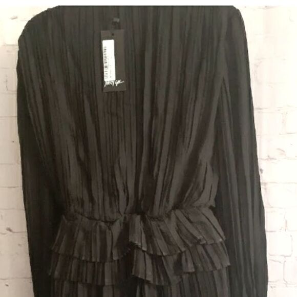NWT Nasty Gal Black Crepe Pleated/Ruffle Fit 'n Flare Dress Sz.4 Ret. $128 - Picture 8 of 9